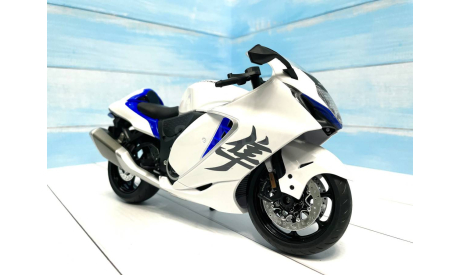 Модель мотоцикла Suzuki Hayabusa белый 1/9, масштабная модель мотоцикла, scale10