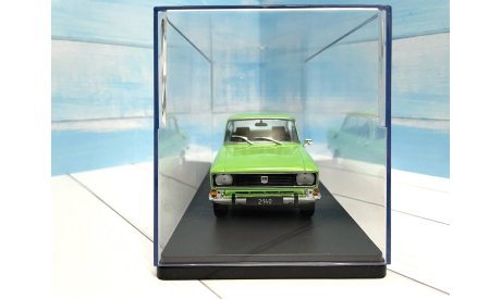 Москвич 2140 зелёный + колпак Whitebox 1:24, масштабная модель, scale24