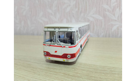 Автобус Лиаз-677В турист 1:43, масштабная модель, MODIMIO, scale43
