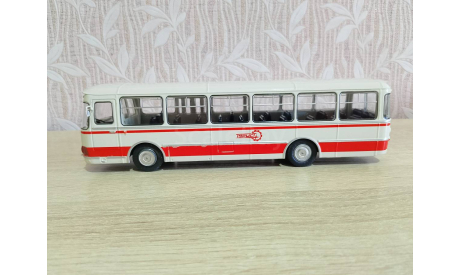 Автобус Лиаз-677В турист 1:43, масштабная модель, MODIMIO, scale43
