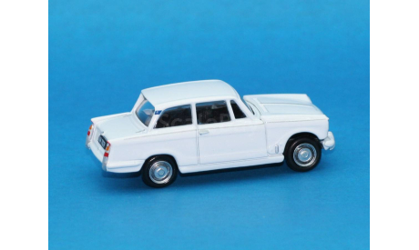 Classix EM76876 Triumph Herald 1360 Saloon 1969 1/72, масштабная модель, scale72