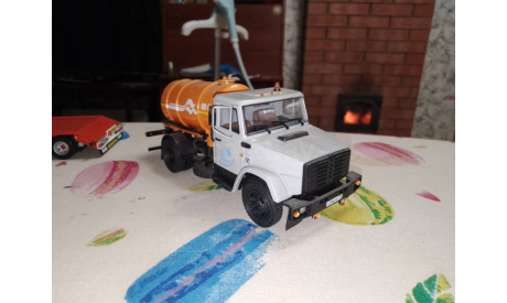 ЗИЛ 4333 (КО-520), масштабная модель, AVD Models, 1:43, 1/43