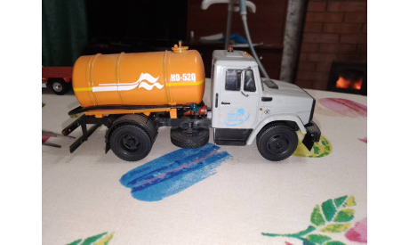 ЗИЛ 4333 (КО-520), масштабная модель, AVD Models, 1:43, 1/43