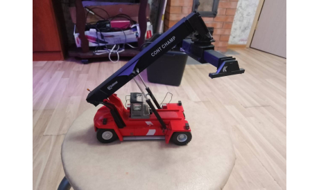 Погрузчик контейнеров Kalmar, масштабная модель, Motorart, 1:50, 1/50