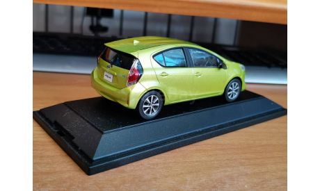 Toyota Aqua, 1:30, металл, дилерский цветовой пробник, масштабная модель, scale30, dealer