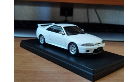 Nissan Skyline GT-R (BCNR33), crystal white, Kyosho 1:43 металл, масштабная модель, scale43