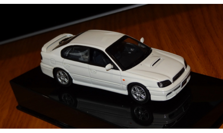 Subaru Legacy B4 1999 Autoart, масштабная модель, scale43
