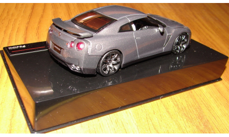 Nissan GTR R35 Fujimi леворукий, масштабная модель, scale43