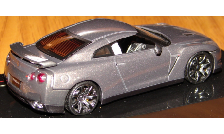 Nissan GTR R35 Fujimi леворукий, масштабная модель, scale43