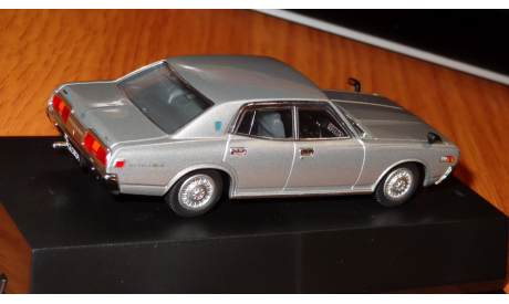 Nissan Gloria 2000GL-E 1977 Aoshima Dism 1:43 металл, масштабная модель, scale43