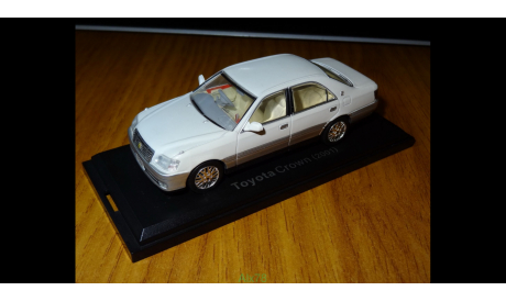 Toyota Crown 2001, 1:43, металл, дефекты покраски, масштабная модель, scale43, Norev