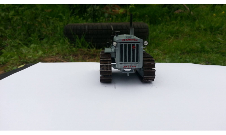 Трактор Сталинец С-65 серый в масштабе 1:43, масштабная модель, scale43