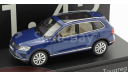 Volkswagen Touareg (blue metallic), масштабная модель, scale43