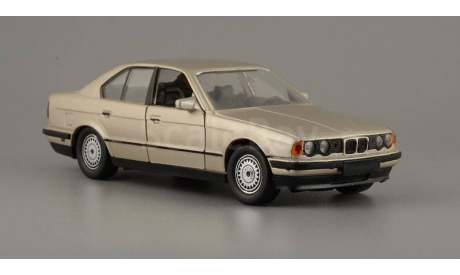 BMW 5-series E34 - 1:43 двери и багажник открываются!, масштабная модель, Schabak, 1/43