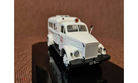 ПАЗ-653 Санитарный белый (Лим.100 экз.) СарЛаб (Арт.SL-44A), масштабная модель, scale43