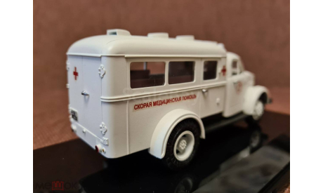 ПАЗ-653 Санитарный белый (Лим.100 экз.) СарЛаб (Арт.SL-44A), масштабная модель, scale43