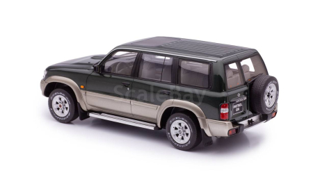 Nissan Patrol GR Y61 зеленый 1:18, масштабная модель, scale18