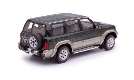 Nissan Patrol GR Y61 зеленый 1:18, масштабная модель, scale18