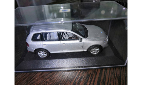 Volkswagen Touareg  silver metallic, масштабная модель, Minichamps, scale43