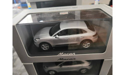 Porsche Macan silver