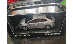 Toyota Avensis 2009 серебристый