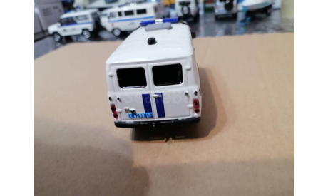 УАЗ-452 (3909)  ПОЛИЦИЯ, масштабная модель, scale43