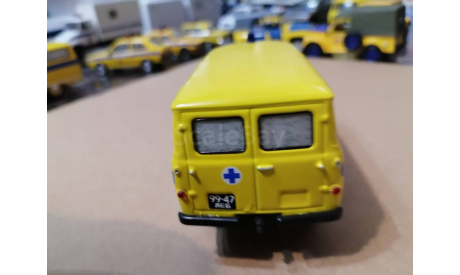 УАЗ-452  МИЛИЦИЯ СПЕЦМЕДСЛУЖБА, масштабная модель, ручная работа, scale43