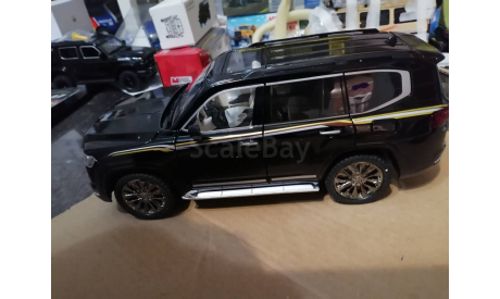 Toyota Land Cruiser LC300 1:18 black, масштабная модель, scale18