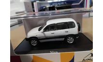 Шеви Нива 2003 белый  Chevrolet Niva (ВАЗ-2123), масштабная модель, scale43