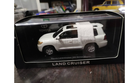 Toyota Land Cruiser 200 белый, масштабная модель, scale43