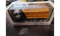МАЗ-5516 самосвал (серый/желтый) откидывающаяся кабина аист, масштабная модель, Автоистория (АИСТ), scale43