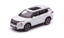 Mitsubishi Outlander 2022 белый, масштабная модель, scale43