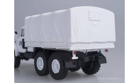 ЗИЛ-131 бортовой с тентом (6x6) ООН аист, масштабная модель, Автоистория (АИСТ), scale43