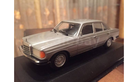 Mercedes E 230 W123 1:43 Minichamps Limousine, масштабная модель, 1/43, Mercedes-Benz