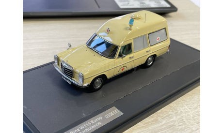 Mercedes W114 1969 Ambulance 1:43, масштабная модель, Matrix, scale43, Mercedes-Benz