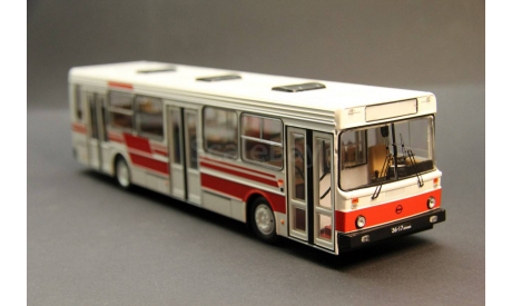 ЛИАЗ-5256.00, (бело-красный), масштабная модель, 1:43, 1/43, Classicbus
