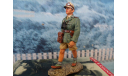 King & Country WWII AK041 German Africa Corps Marching AK Officer, фигурка, 1:32, 1/32