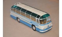 ULTRA Models. ЛАЗ 695Б туристический Комета (1958), белый / голубой, масштабная модель, scale43