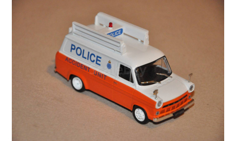 Полицейские машины мира. FORD Transit MkI Metropolitan Police GB № 26, масштабная модель, 1:43, 1/43, Автолегенды СССР журнал от DeAgostini