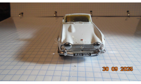 Triumph TR4A IRS - 1/43 Dinky (Matchbox), масштабная модель, Solido, scale43