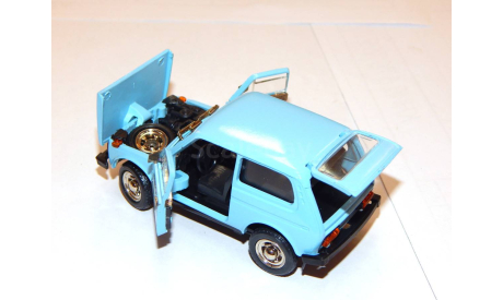 ВАЗ-2121 с прицепом СКИФ Голубой 1984 год, масштабная модель, Тантал, scale43