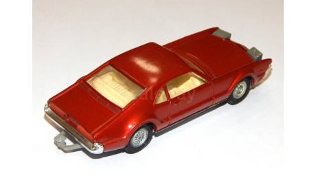 Oldsmobile Toronado гранат металлик Corgi toys, масштабная модель, scale43