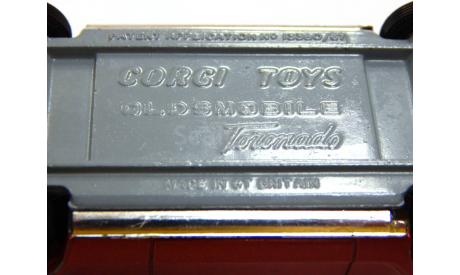 Oldsmobile Toronado гранат металлик Corgi toys, масштабная модель, scale43