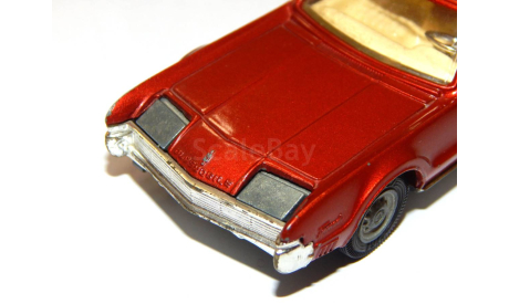 Oldsmobile Toronado гранат металлик Corgi toys, масштабная модель, scale43