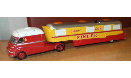 Тягач с полуприцепом Pinder, масштабная модель, Direkt Collection, 1:43, 1/43