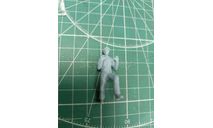 Рабочий в кепке толкающий 1:43 Смола 3D-печать, фигурка, scale43