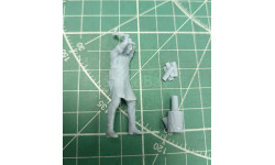Рабочий, колющий дрова 1:35 Смола 3D-печать