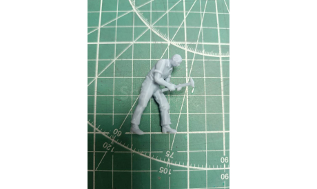 Мужчина, наклонившийся, с кувалдой 1:35 Смола 3D-печать, миниатюры, фигуры, scale35