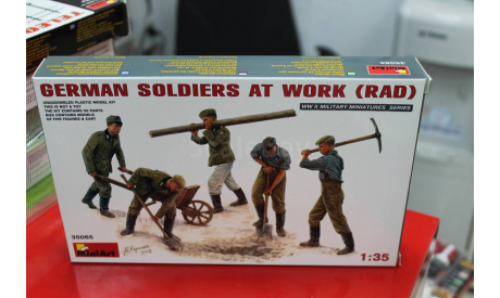 35065 German Soldiers AT Work 1:35 Miniart  возможен обмен., миниатюры, фигуры, scale0