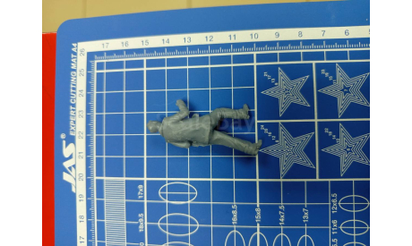 Человек заходящий со шляпой 1:35 Смола 3D-печать возможен обмен, миниатюры, фигуры, scale35